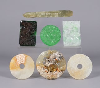 Lots Chinese carvings