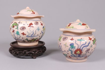 Lots Chinese fine lidded jar