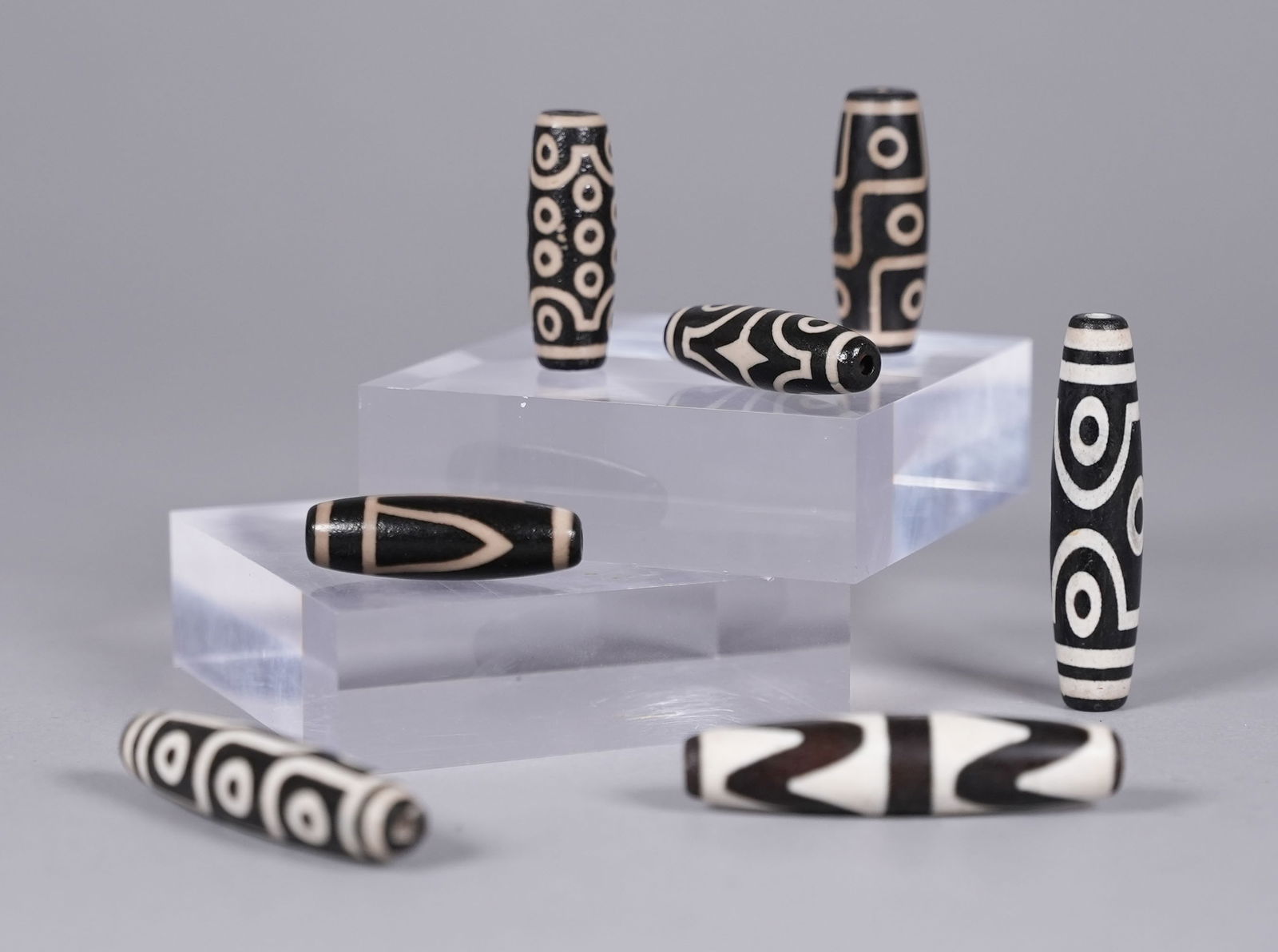 Lots Tibetan dzi beads estate (1 of 5)