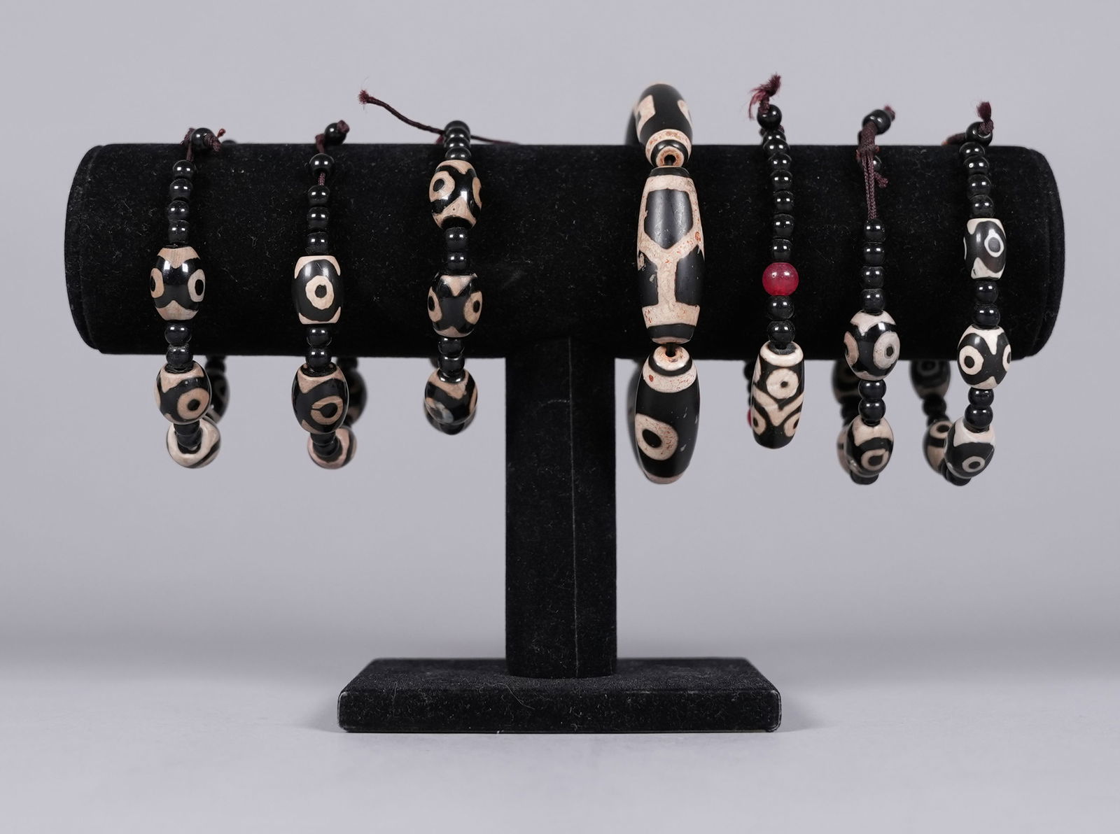 Lots Tibetan dzi bead bracelets (1 of 7)