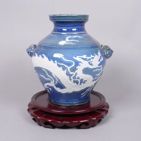Chinese fine dragon jar