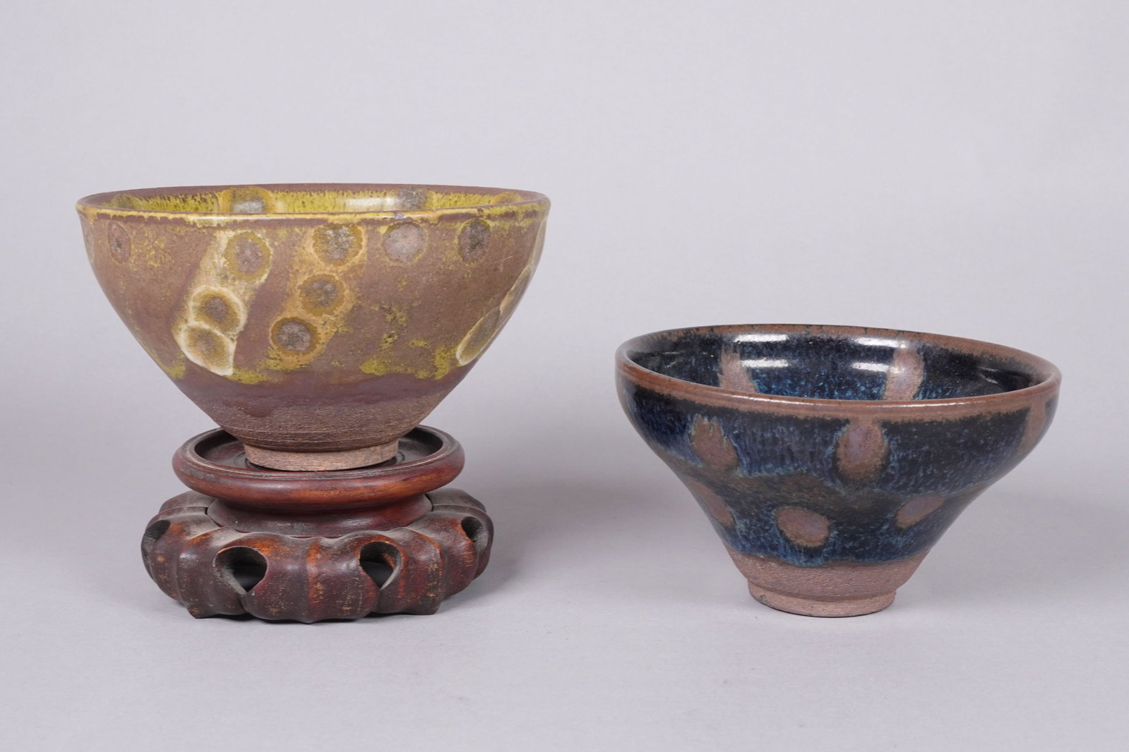 Lots Chinese tea bowls: Lots Chinese fine tea bowls. Largest H: 3" x W: 5.1."