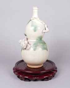 Chinese fine gourd vase