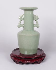 Chinese fine green vase