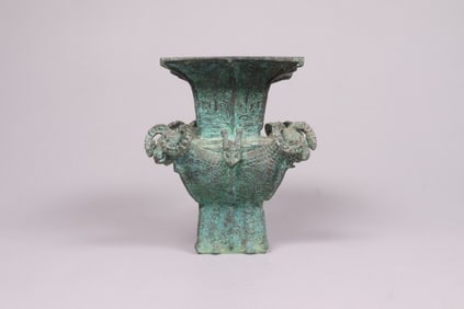 Chinese important bronze vessel