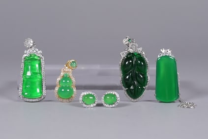 Lots Chinese carved items