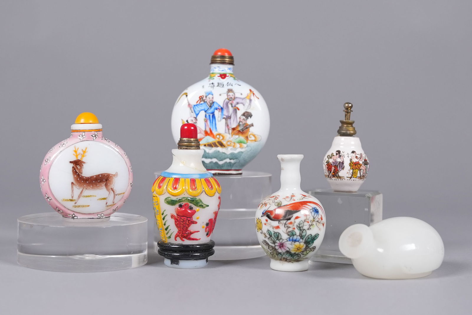 Lots Chinese snuff bottles (1 of 6)
