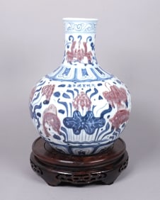 Chinese fine blue red vase