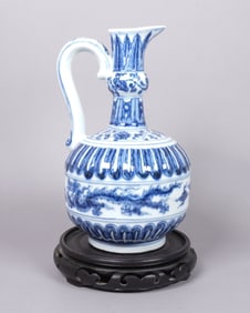 Chinese fine b/w pot