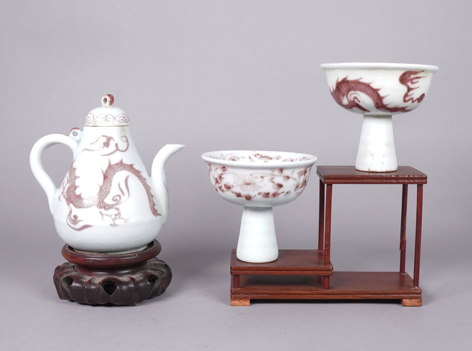 Lots Chinese fine porcelains: Lots Chinese fine porclains, largest H: 5.5" x W: 5.2."