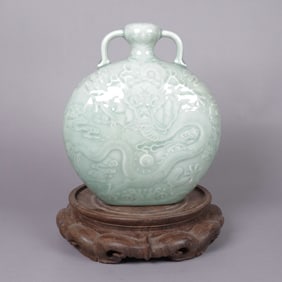 Chinese fine celadon dragon vase
