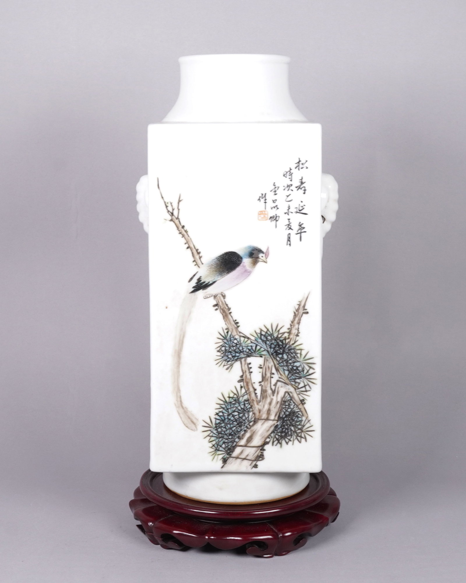Chinese fine square vase: Chinese fine square vase. H: 13.6" x W: 5.5."