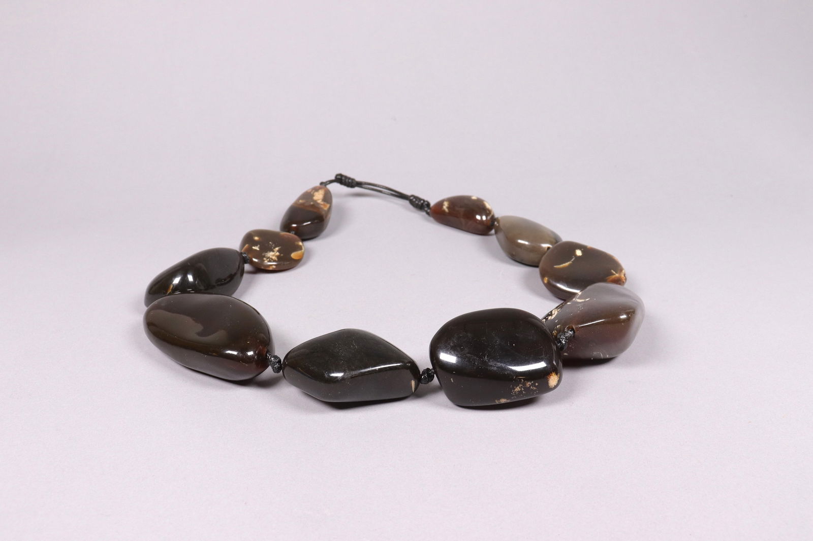 A fine large amber necklace (1 of 6)