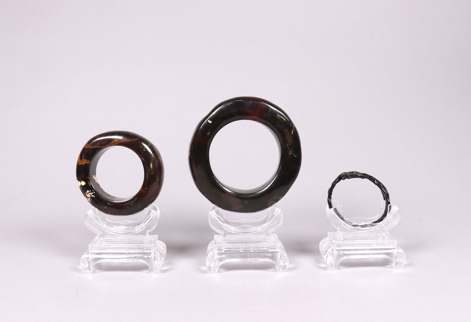 Lots fine amber items: Lots fine amber items.