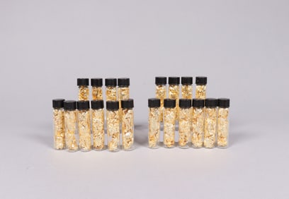 Lots of flakes ungraded