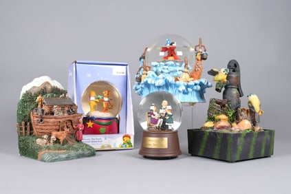 Lots vintage figures