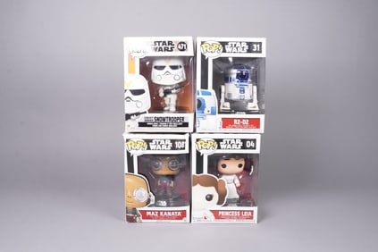 Lots Star Wars toy figure