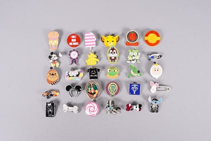 Lots vintage Disney pins