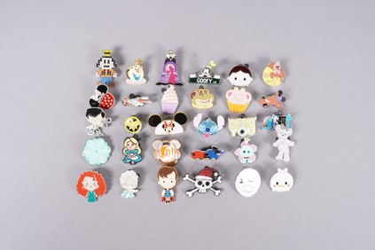 Lots vintage Disney pins