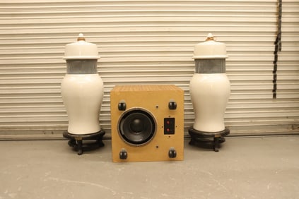 Pearl & Oakley acoustic speakers