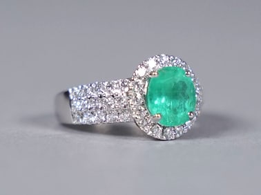 Platinum Colombian emerald diamond ring GIA