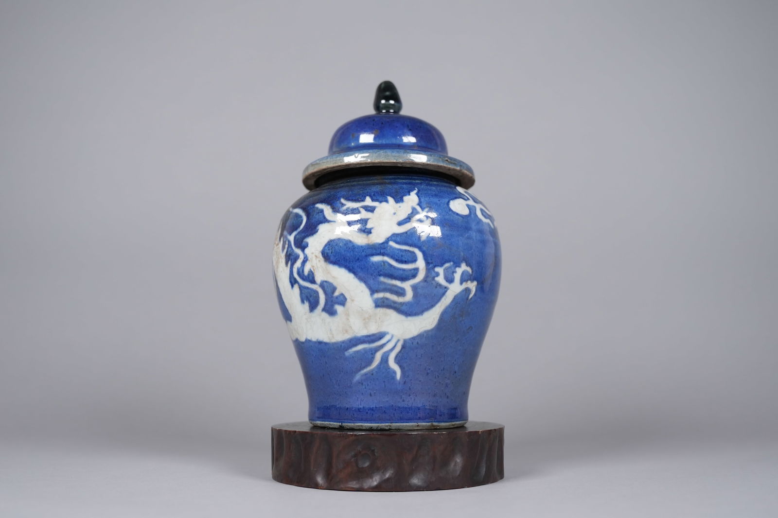 Chinese fine dragon jar (1 of 7)