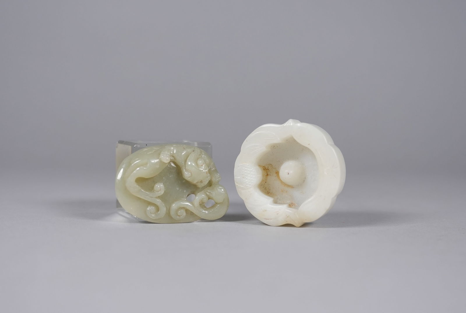 Lots Chinese antique jade: Lots Chinese carved antique jade.