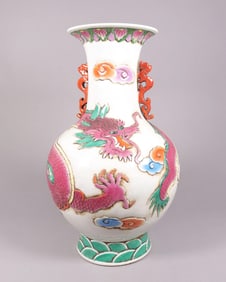 Chinese fine unusual dragon vase