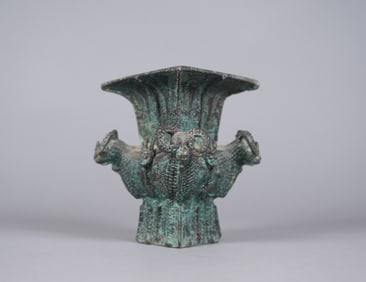 Chinese fine bronze vessel