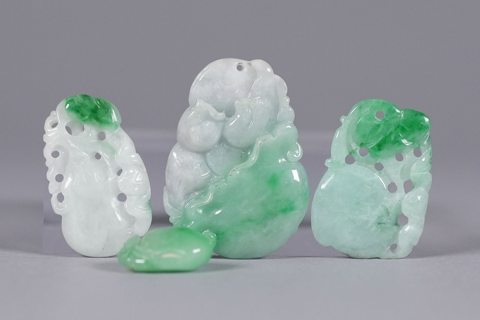 Lots Chinese jade carvings: Lots Chinese jade carvings.