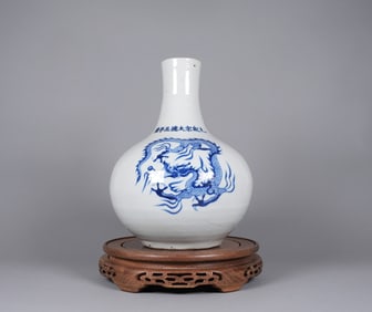 Chinese fine crackled vase