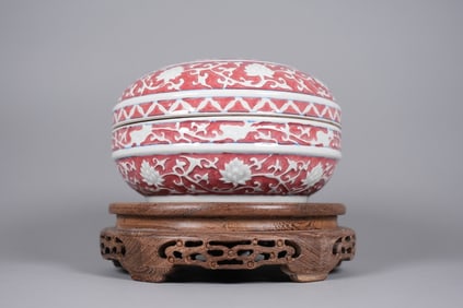 Chinese dragon lidded box