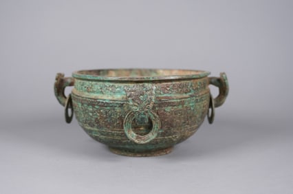 Chinese fine bronze vessel