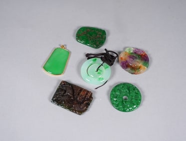 Lots Chinese carvings