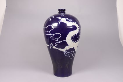 Chinese important tall vase