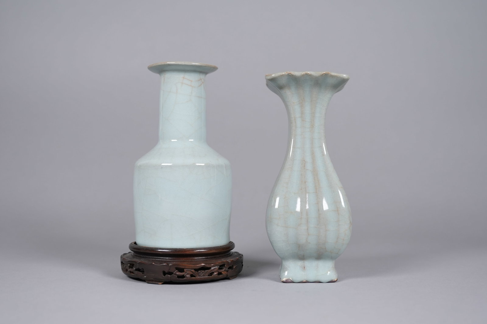 Lots Chinese celadon vase: Lots Chinese fine celadon vase. Largest H: 6.5" x W: 2.7."