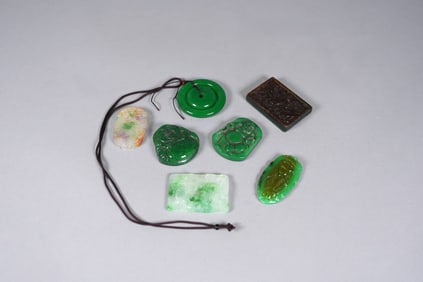 Lots Chinese carvings