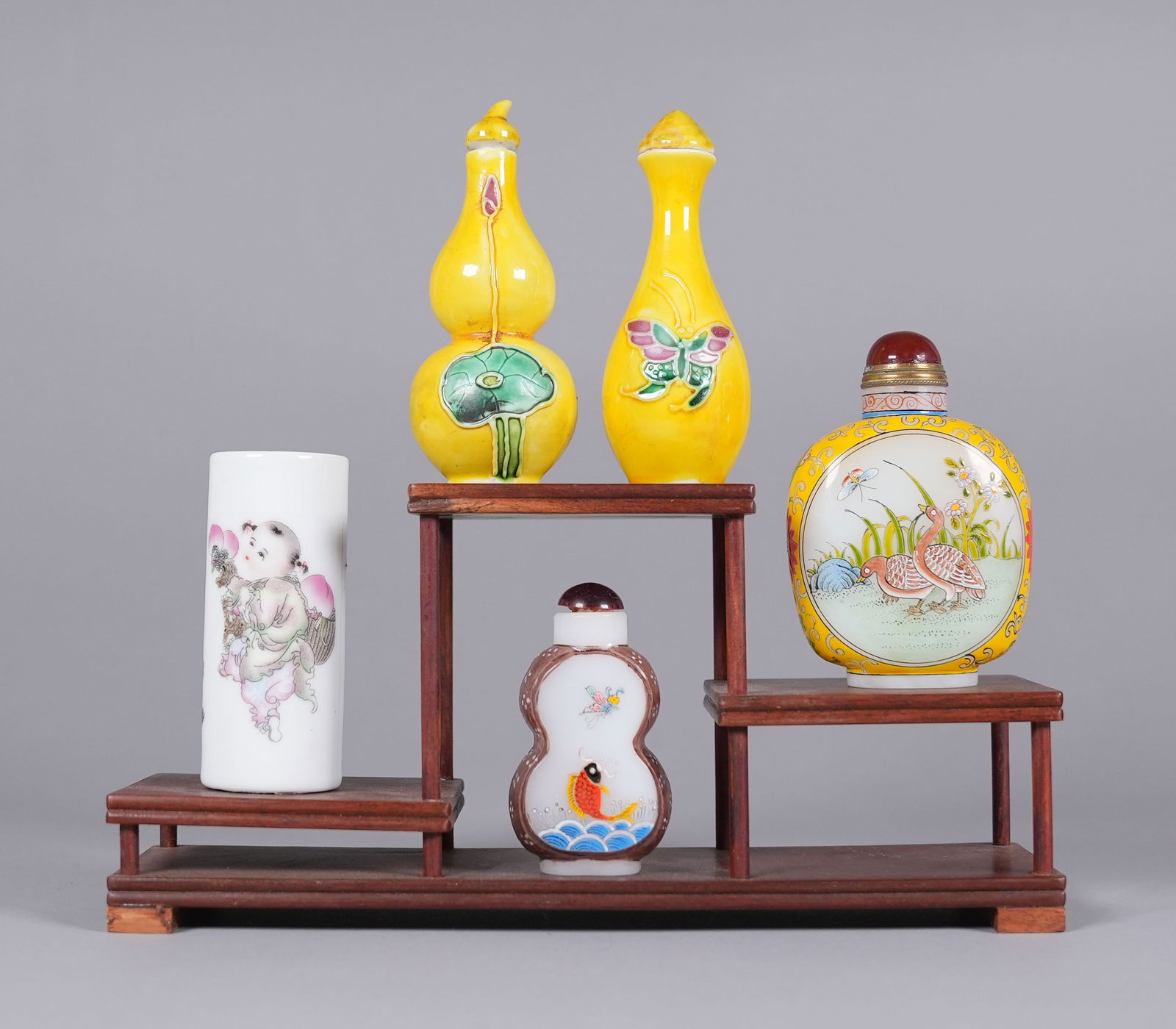 Lots Chinese snuff bottles (1 of 7)