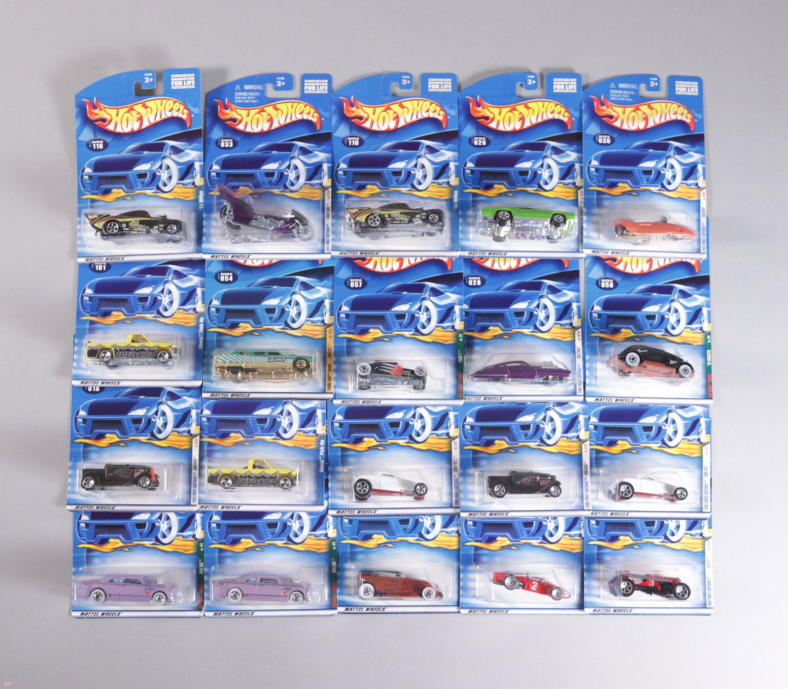 Lots Hot Wheels sealed in box: Lots Hot Wheels sealed in box.