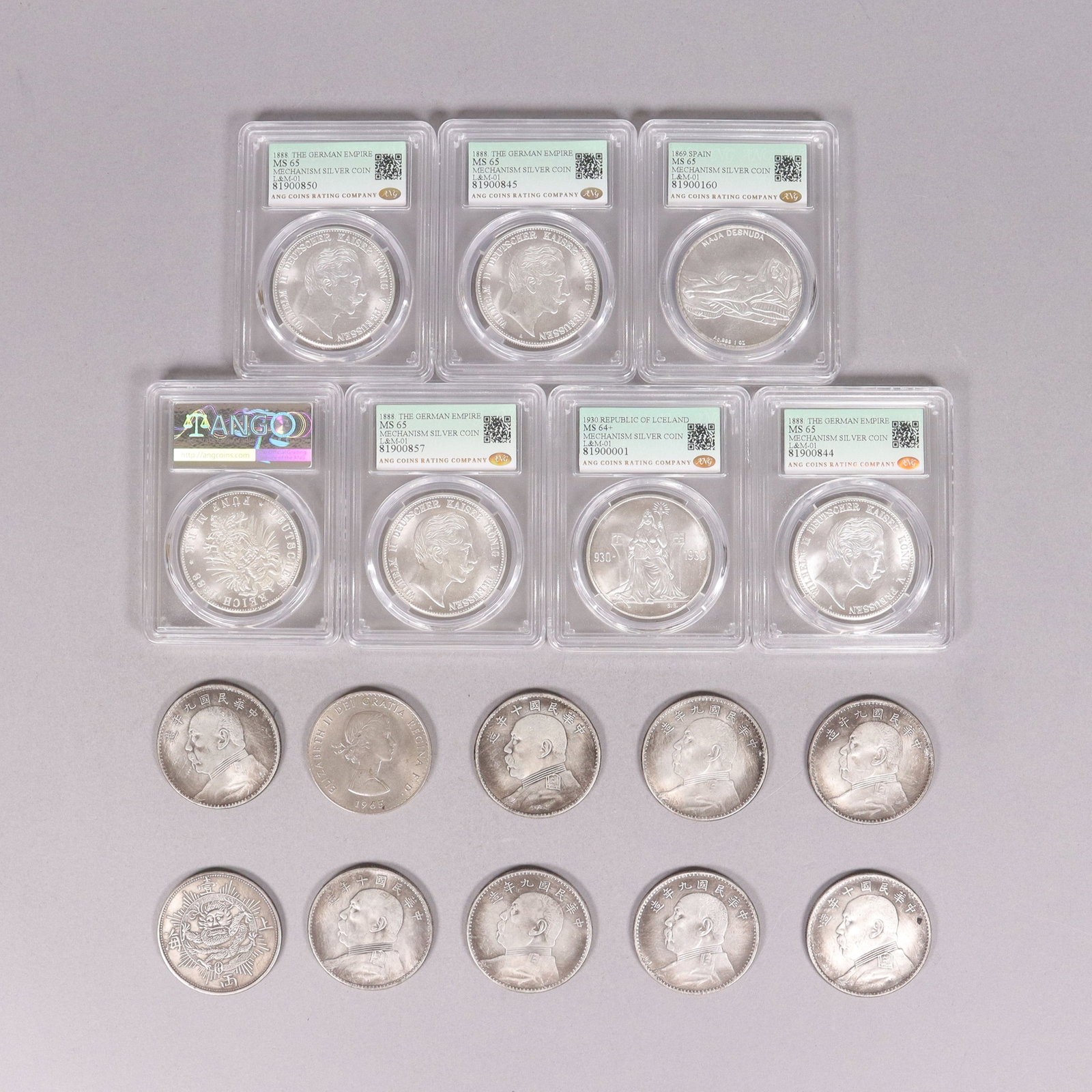 Lots coins ungraded: Lots coins ungraded, we do not guarantee any grading, material, or age. All sales are final, no return.