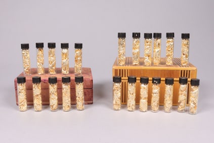 Lots gold flakes ungraded