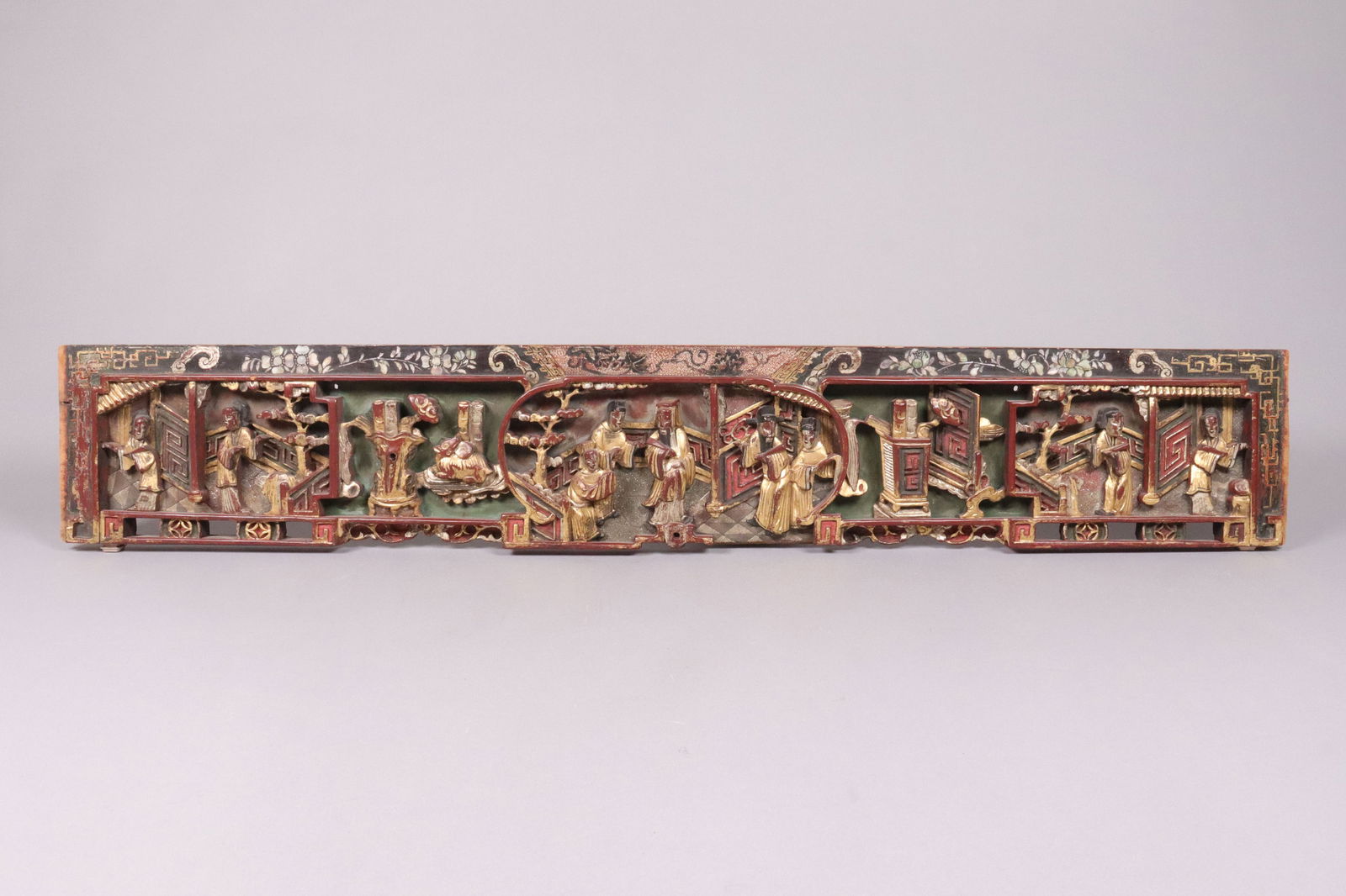 Chinese antique wooden panel: Chinese antique gilted wooden panel, possibly Qing dynasty. H: 5.8" x W: 33."