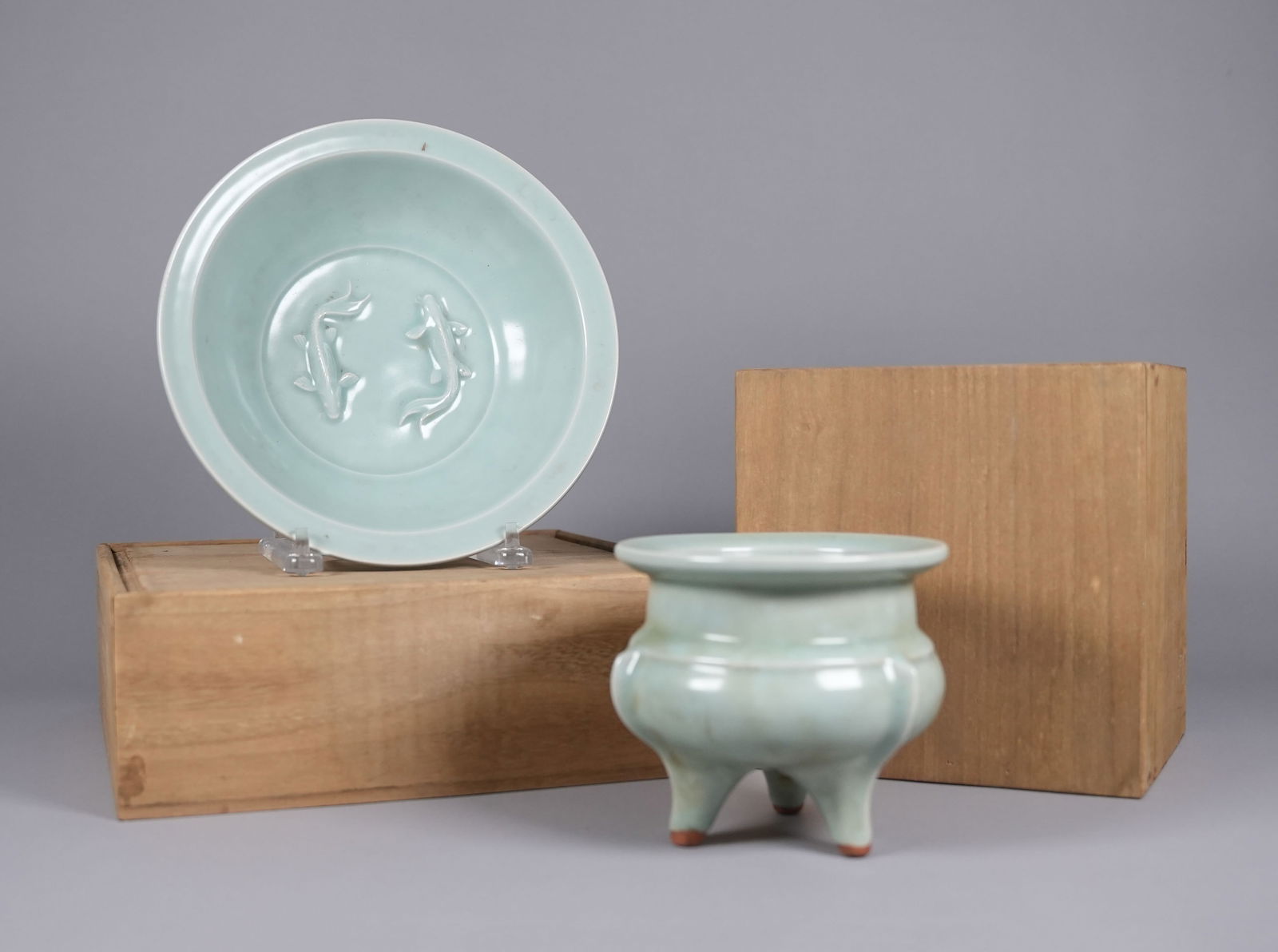 Lots Chinese porcelains: Lots Chinese celadon porcelains, largest H: 2.7" x W: 9.5."