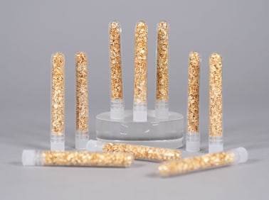 Lots gold flakes ungraded