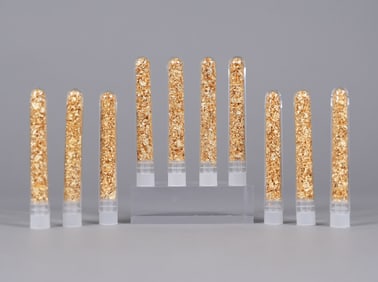 Lots gold flakes ungraded