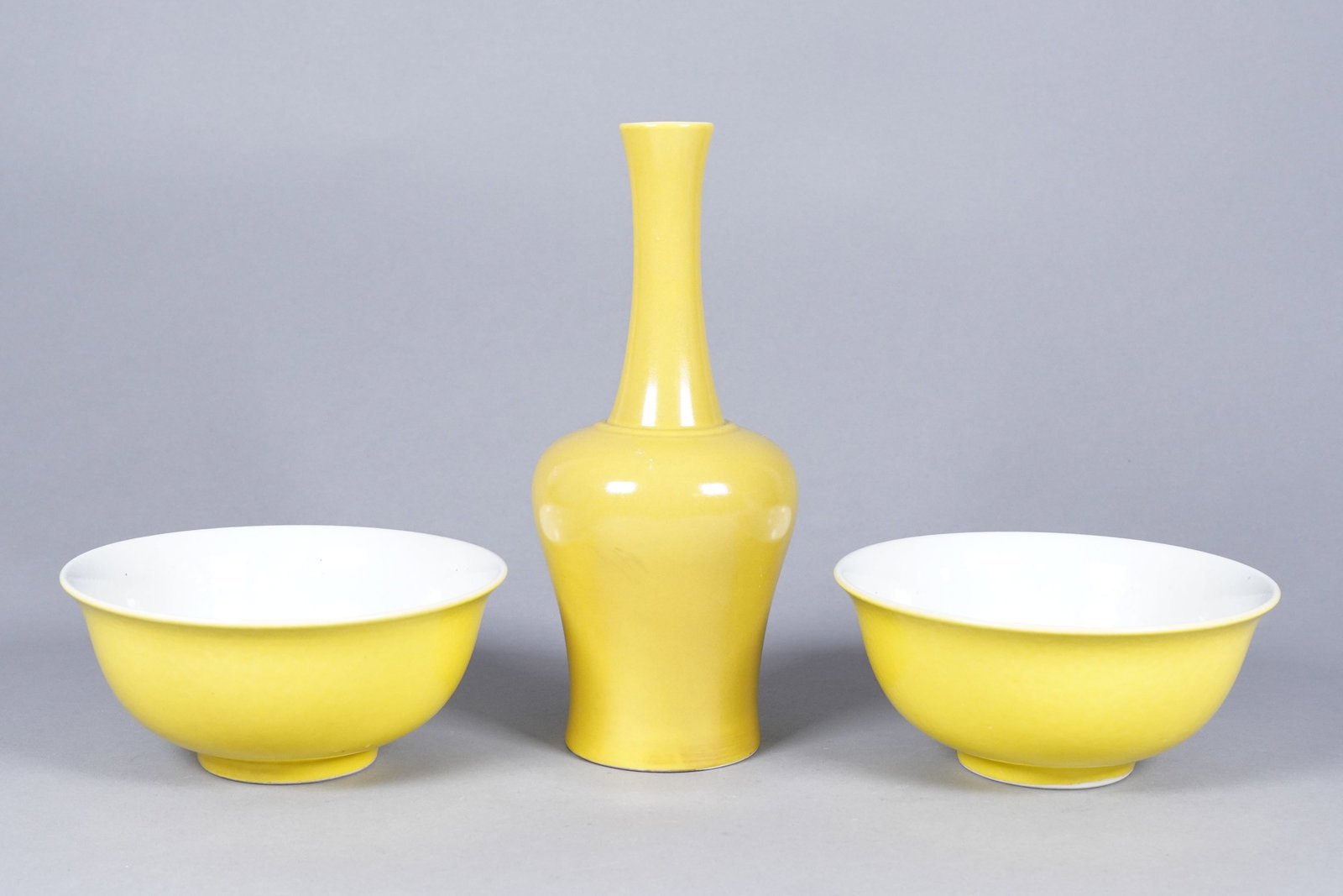 Lots Chinese yellow porcelains: Lots Chinese fine yellow porcelains, largest H: 9.5" x W: 4."