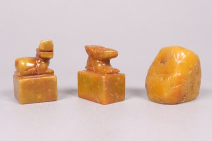 Lots Chinese carvings