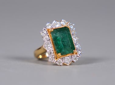 14 kt gold emerald diamond ring US 7.2