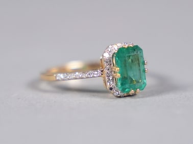 18 kt y/g emerald diamond ring US 5.75