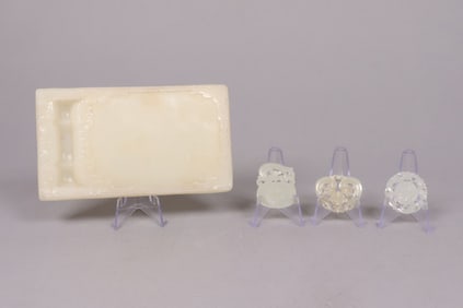 Lots Chinese carvings